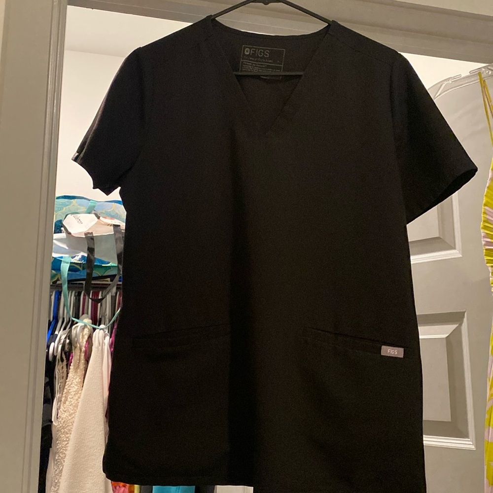 Women’s Figs Scrub Top